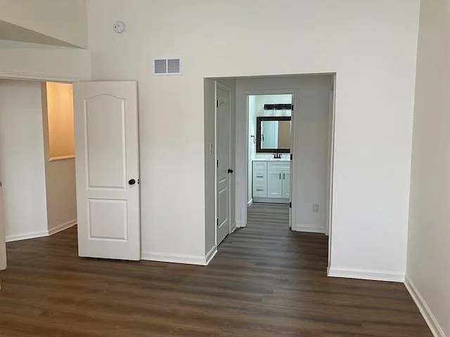 327 Oxford Pl — Photo 17