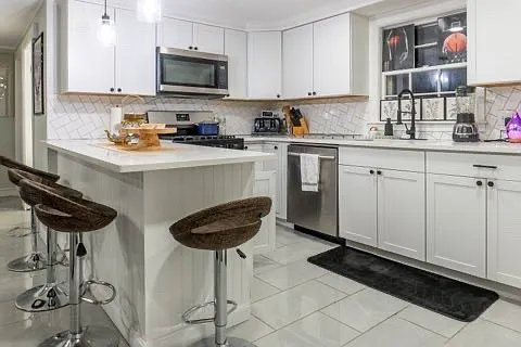 4 bed, 1920 sqft, $4,000 — Photo 2