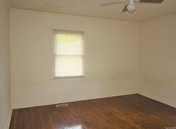 5th image of 218 W Ohio Ave