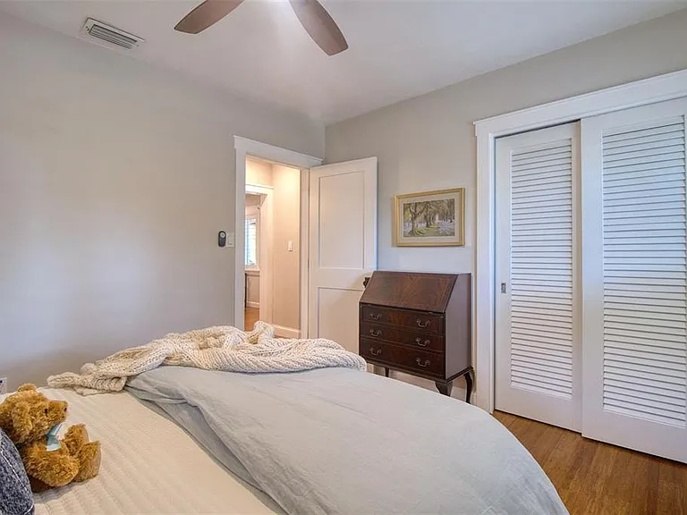 128 Edgewater Ter — Photo 13