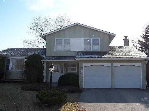 1st image of 845 Oakwood Dr