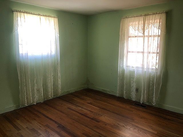 2nd image of 213 Blume Rd