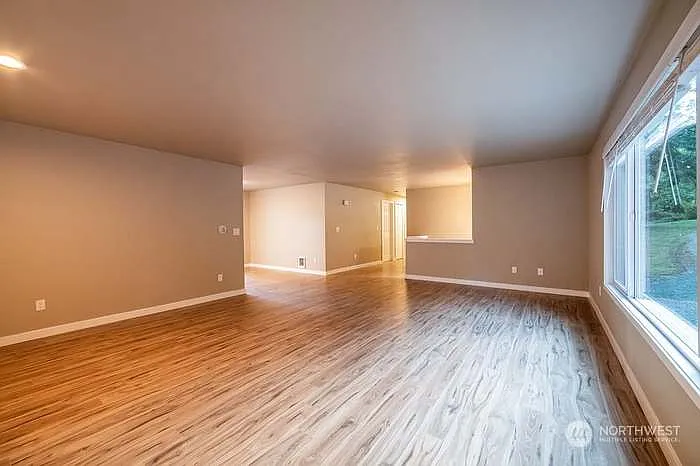 2742 Umatilla Dr — Photo 9