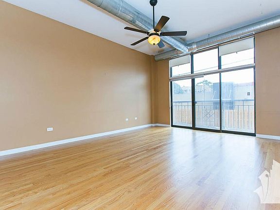2nd image of 4011 N Francisco Ave Unit 303