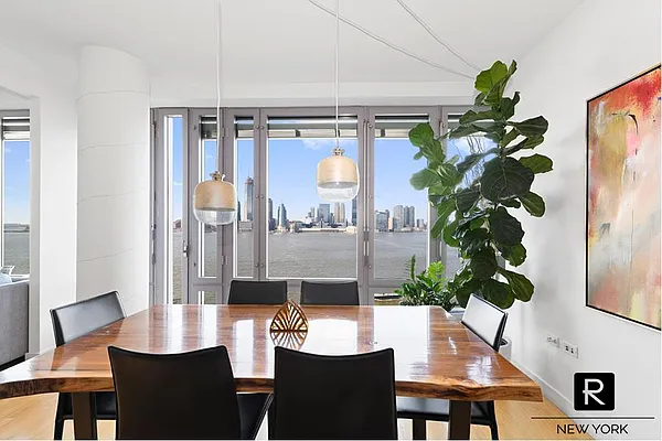 Sold by R New York | media 3