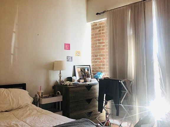 3rd image of 29 Brooklyn Ave APT 2A
