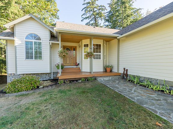 2nd image of 1556 Mount Baker Hwy
