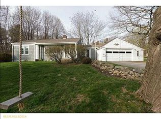11 Chambers Rd, Cape Elizabeth, ME 04107