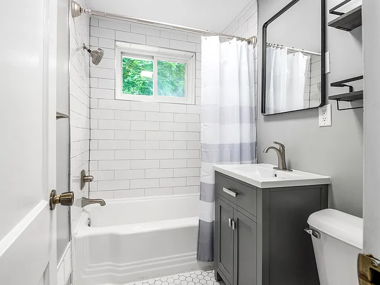 111 E Selby Blvd #1 — Photo 7