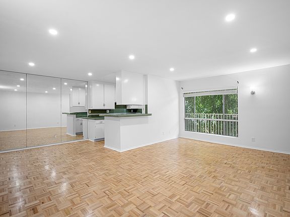 5th image of 5320 Zelzah Ave APT 314