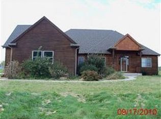 W280N7719 Center Oak Rd, Hartland, WI 53029