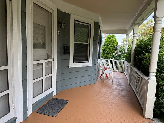 2 bed, 1300 sqft, $2,400 — Photo 3