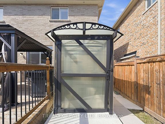 2nd image of 5 Watson Dr #Basement