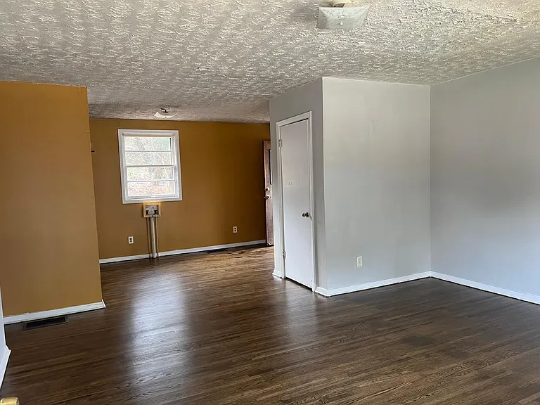 471 Cologne Dr SE — Photo 11