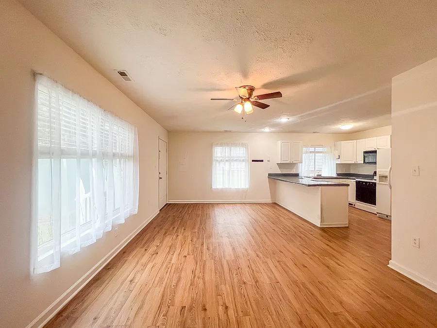 2 bed, 960 sqft, $1,350 — Photo 4