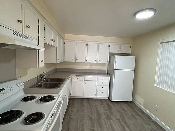 3rd image of 340 E Burke Ave Unit 1-6