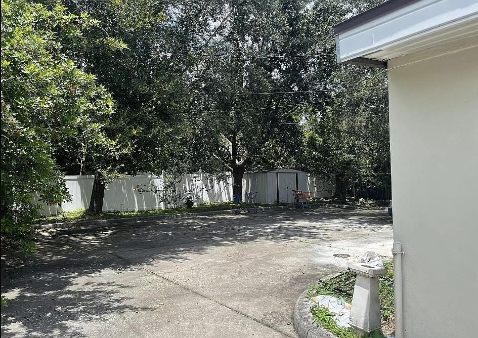2nd image of 80 S Semoran Blvd