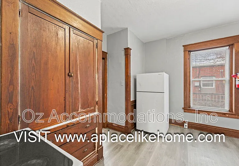 3523 Saint John Ave — Photo 13