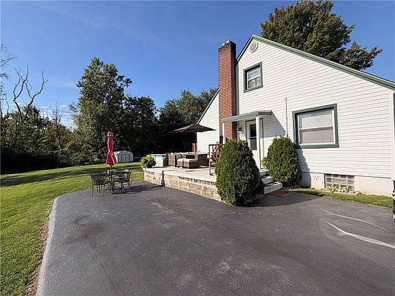 4th image of 1407 Cameron Ave