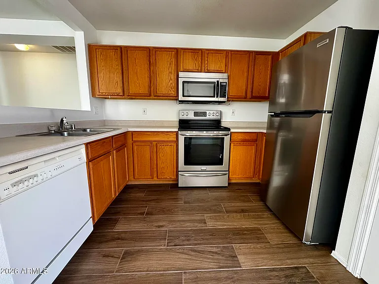 15826 W Watson Ln — Photo 4