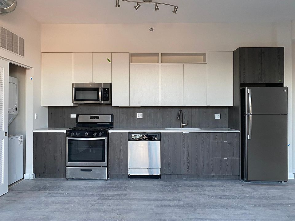 1st image of 1966 W Lawrence Ave #10