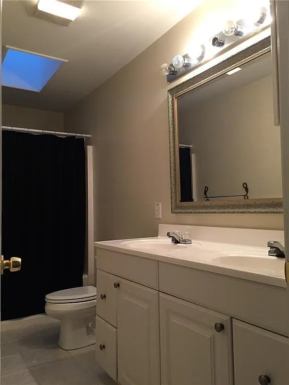 3 bed, 2.5 bath, 1868 sqft, $1,900 — Photo 3
