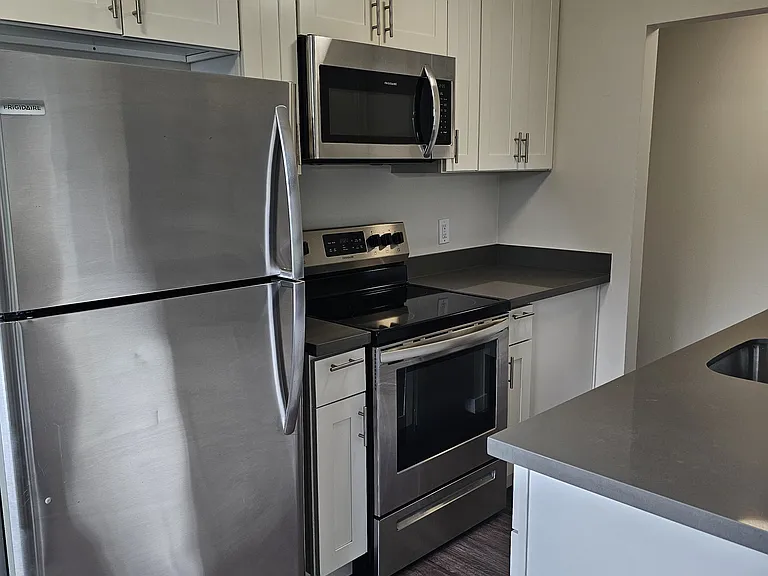2701 S Walden St #3 — Photo 3