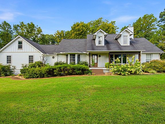 3rd image of 7128 Dogwood Ln