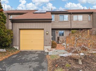 24 Jacob Ct, Ewing, NJ 08628