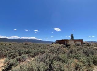 3 Llama Rd, El Prado, NM 87529