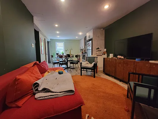 Rented by MBC Group LLC | media 5