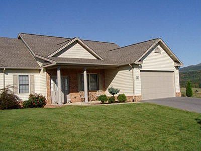 2nd image of 25 Cambridge Cir