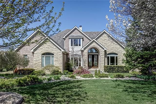 1st image of 8916 Stoney Creek Dr