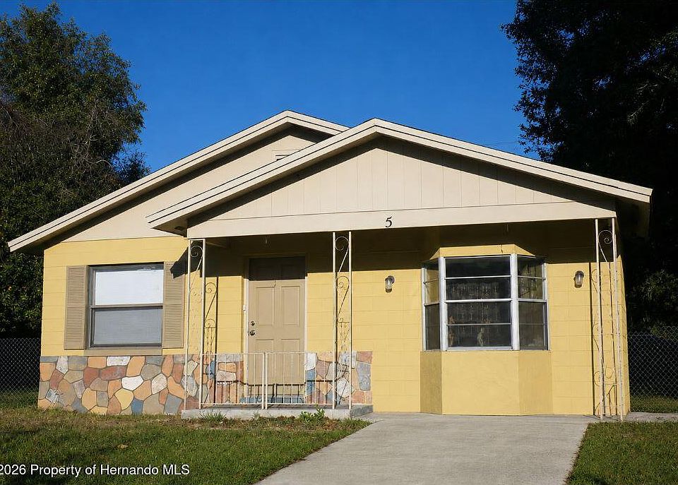 1st image of 5 Mae View Cir