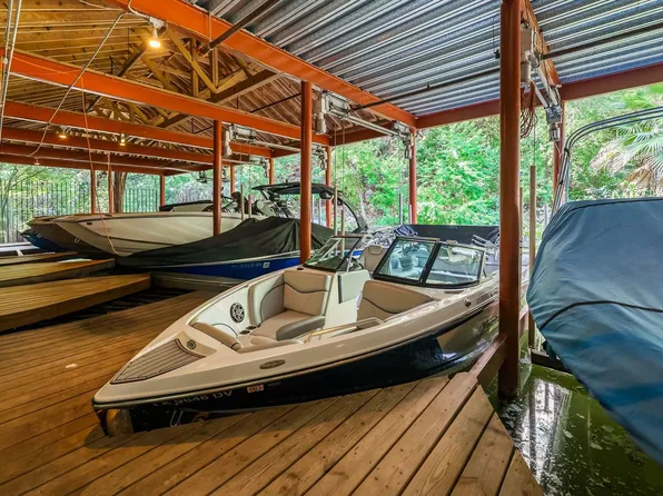 1937 Rue De St Tropez APT 10, Austin, TX 78746