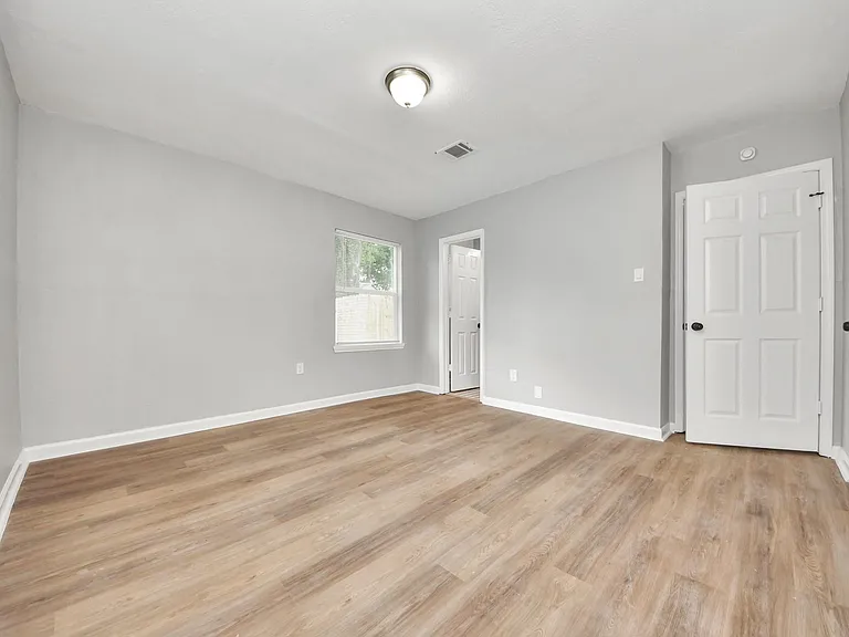 710 Canary Cir — Photo 8