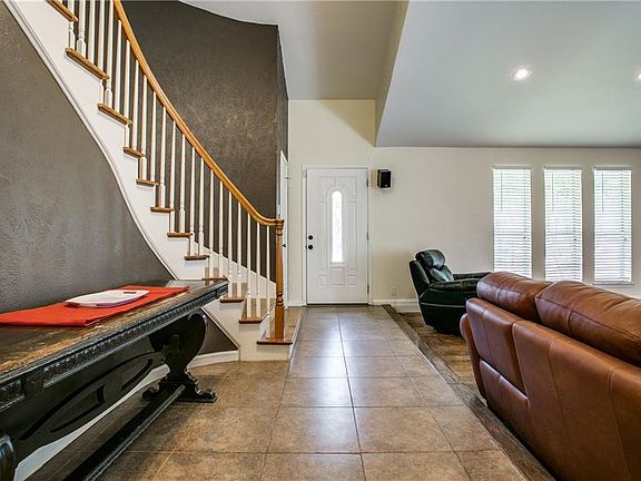 4th image of 1838 Lewis Dr