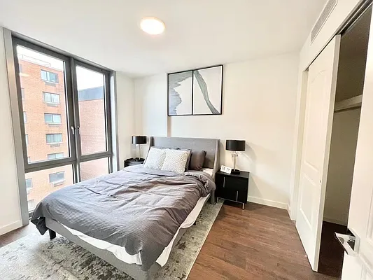 Rented by E Realty International Corp | media 4