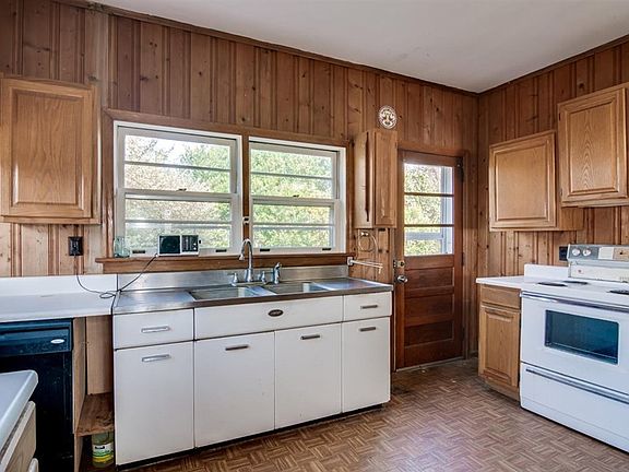 5th image of 111 W Clifton