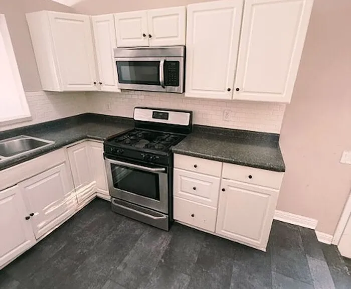4034 Heathgate Dr — Photo 3