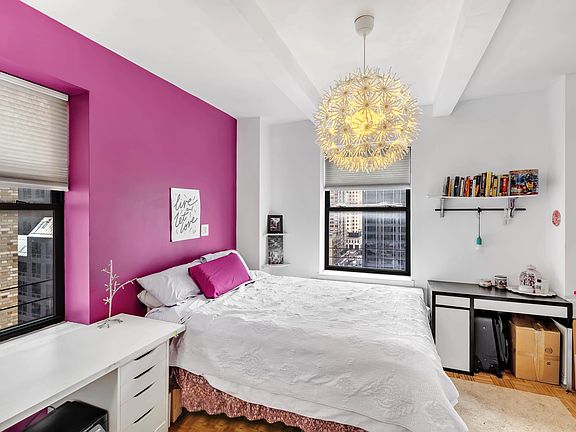 4th image of 150 W 51st St APT 1510