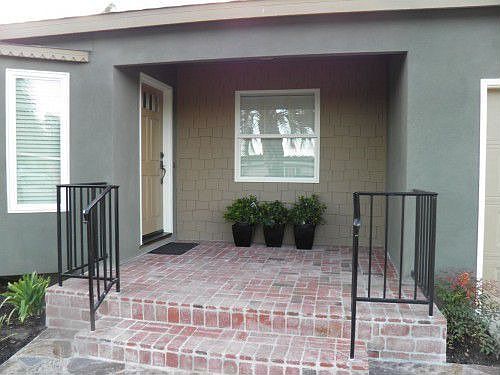 1st image of 738 Blackthorne Ave
