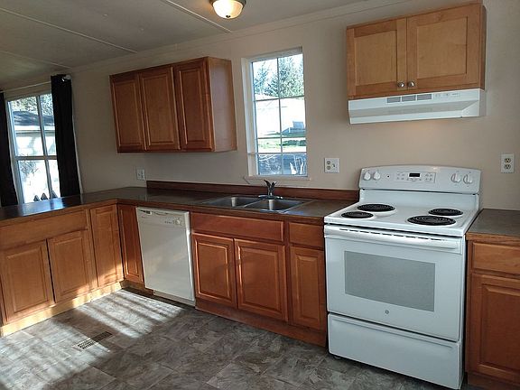 5th image of 15902 78th Avenue Ct E #137