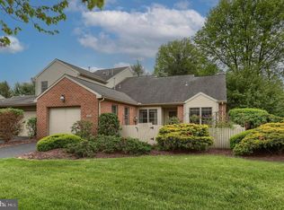 112 Cambridge Dr, Hershey, PA 17033