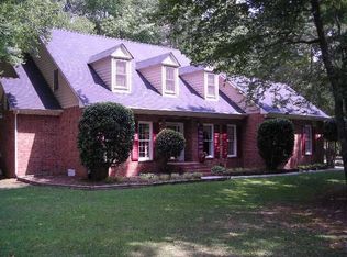 135 Millwood Ln, Fayetteville, GA 30214