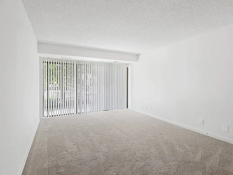 Vistas of Annandale — Photo 13