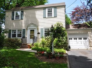 41 Village Dr, Livingston, NJ 07039