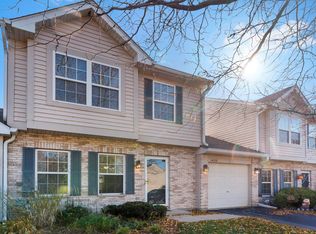1433 W Split Oak Cir, Round Lake Beach, IL 60073