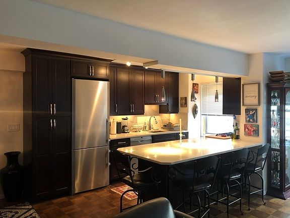 2nd image of 100 W 57th St APT 3G