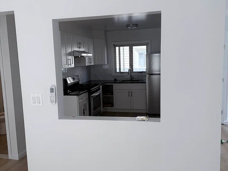 15 Thomas Pl #1 — Photo 2